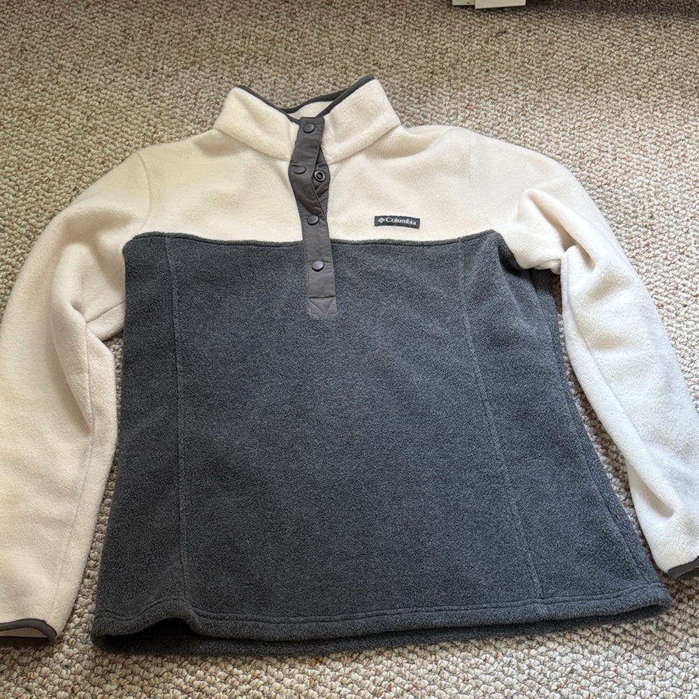 Columbia Women’s Cream and Gray Fleece Pullover Size Medium